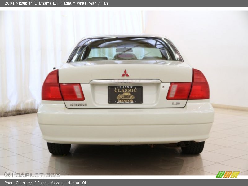Platinum White Pearl / Tan 2001 Mitsubishi Diamante LS