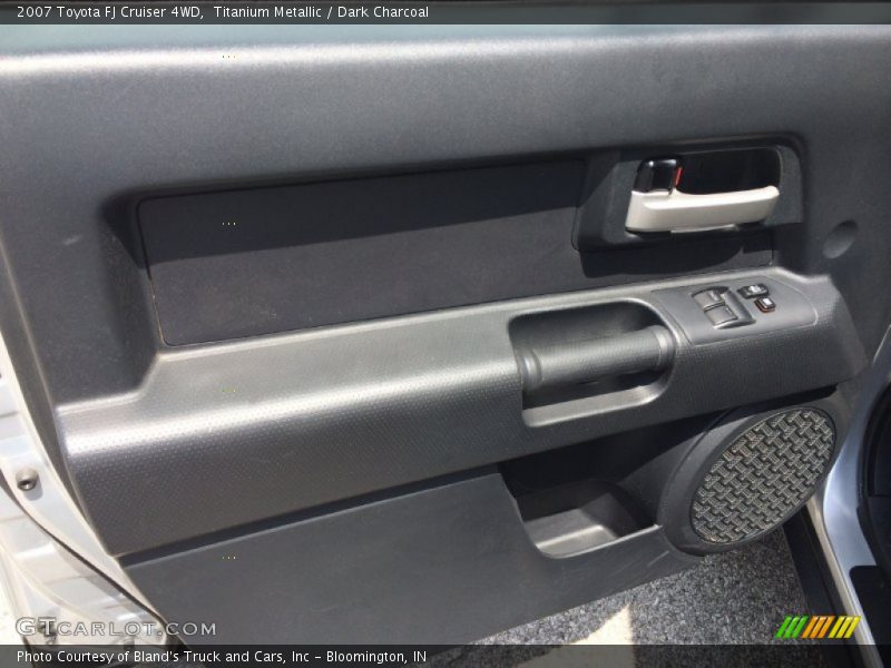 Titanium Metallic / Dark Charcoal 2007 Toyota FJ Cruiser 4WD