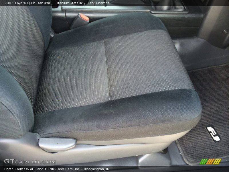 Titanium Metallic / Dark Charcoal 2007 Toyota FJ Cruiser 4WD
