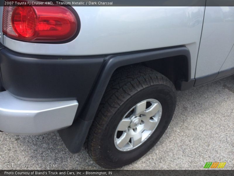 Titanium Metallic / Dark Charcoal 2007 Toyota FJ Cruiser 4WD