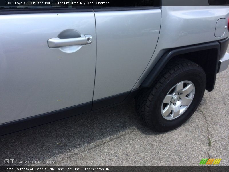 Titanium Metallic / Dark Charcoal 2007 Toyota FJ Cruiser 4WD