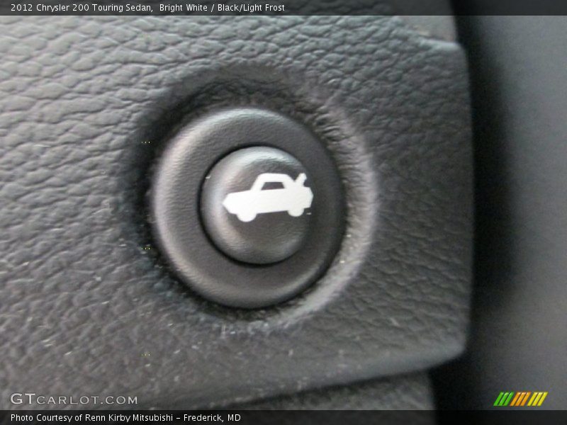 Bright White / Black/Light Frost 2012 Chrysler 200 Touring Sedan