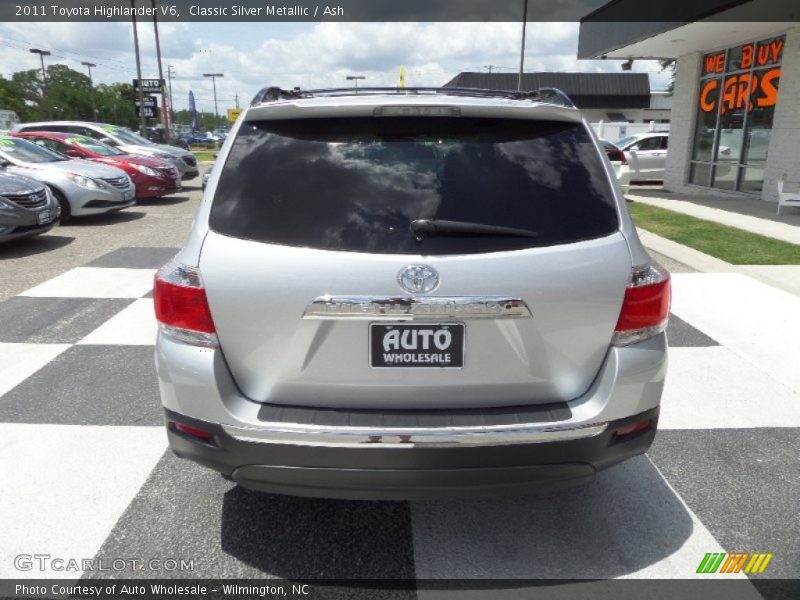 Classic Silver Metallic / Ash 2011 Toyota Highlander V6
