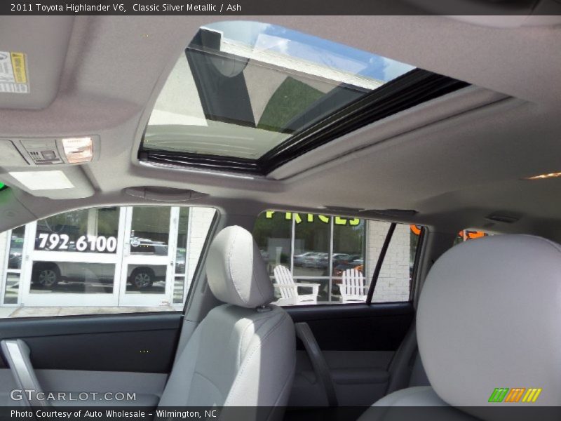 Classic Silver Metallic / Ash 2011 Toyota Highlander V6