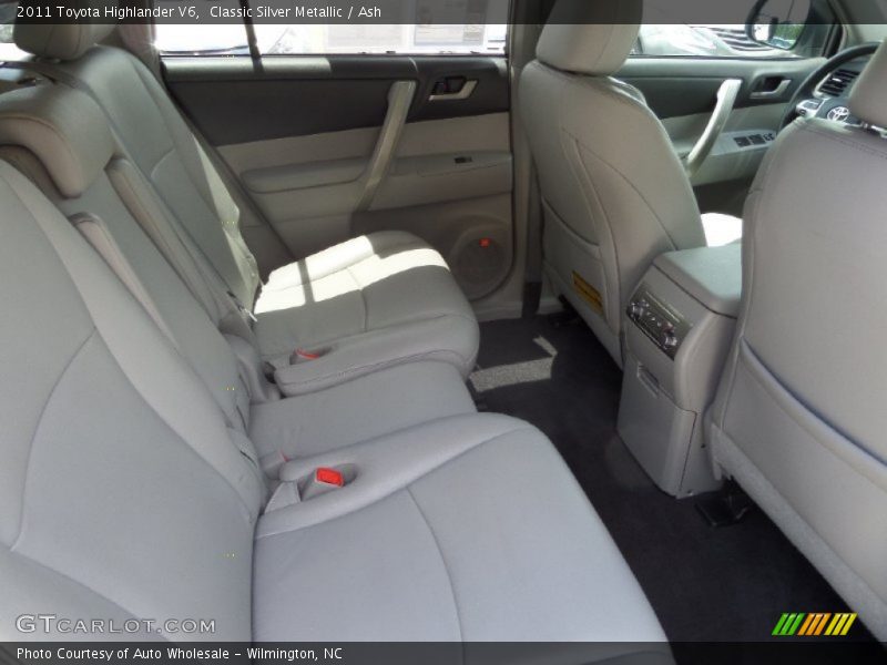 Classic Silver Metallic / Ash 2011 Toyota Highlander V6