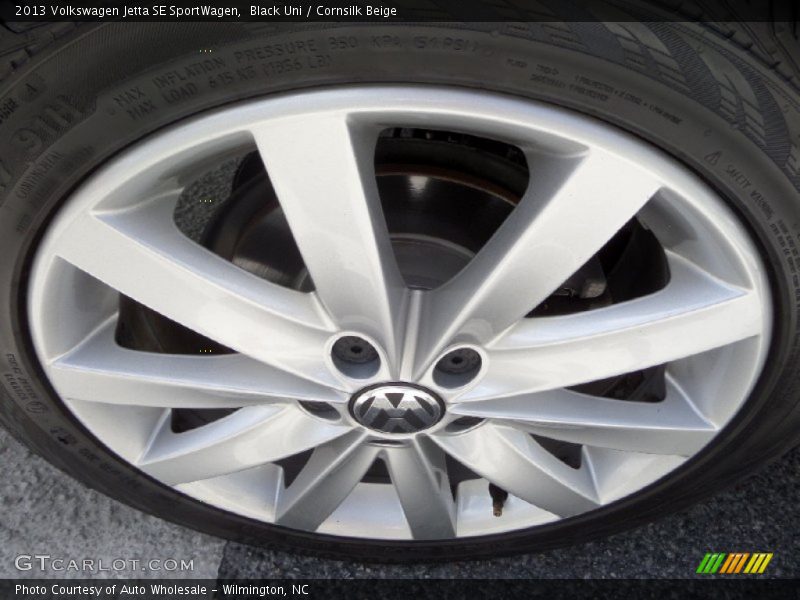 Black Uni / Cornsilk Beige 2013 Volkswagen Jetta SE SportWagen