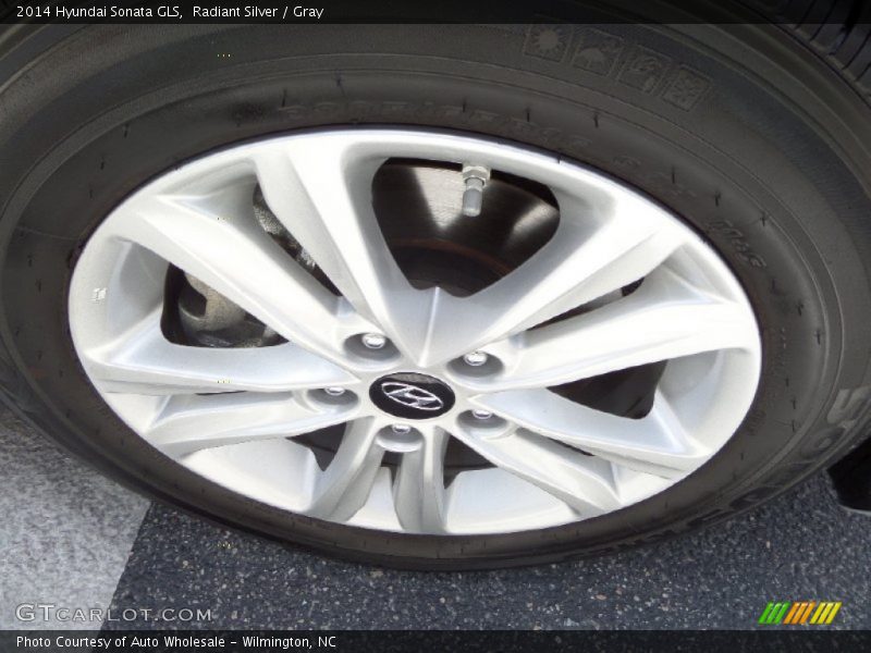 Radiant Silver / Gray 2014 Hyundai Sonata GLS
