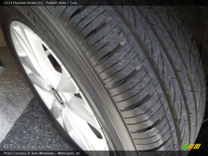 Radiant Silver / Gray 2014 Hyundai Sonata GLS