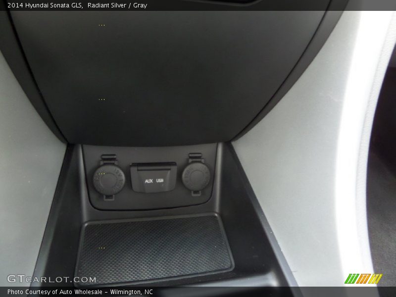 Radiant Silver / Gray 2014 Hyundai Sonata GLS