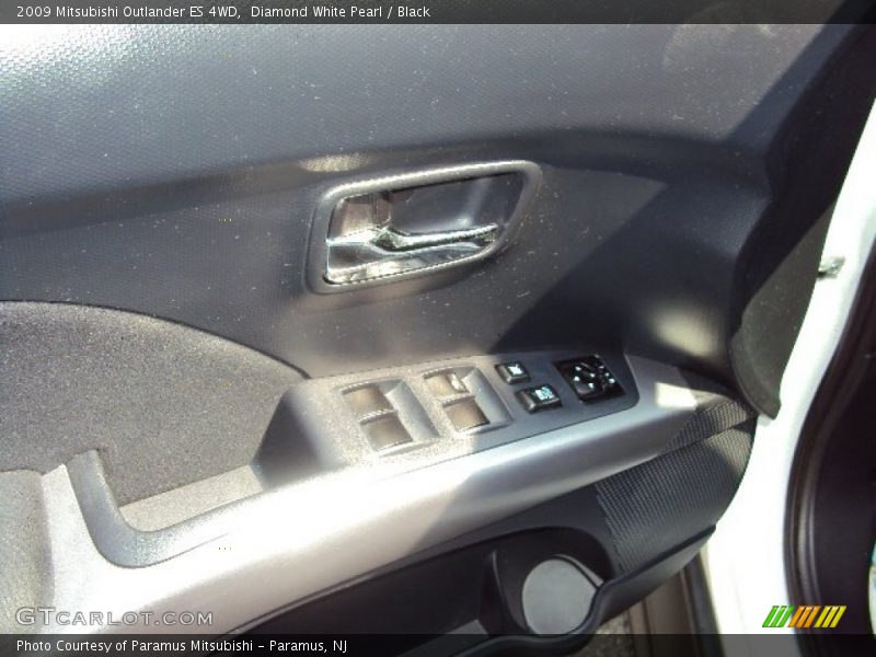 Diamond White Pearl / Black 2009 Mitsubishi Outlander ES 4WD