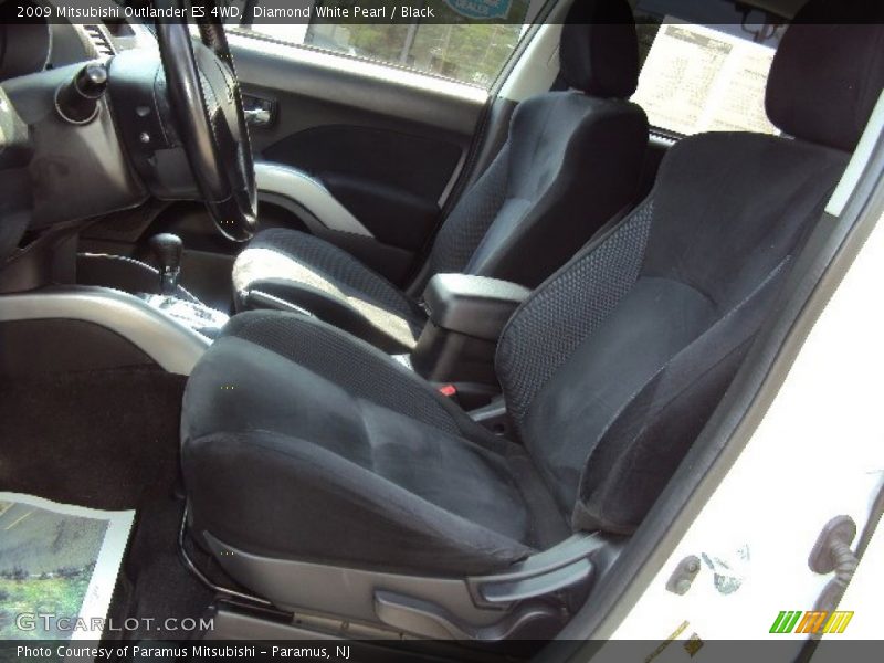 Diamond White Pearl / Black 2009 Mitsubishi Outlander ES 4WD
