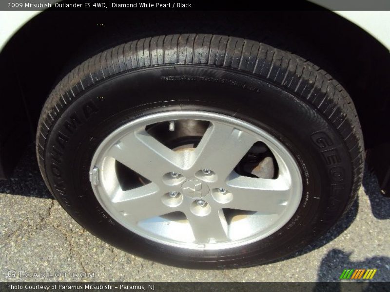 Diamond White Pearl / Black 2009 Mitsubishi Outlander ES 4WD
