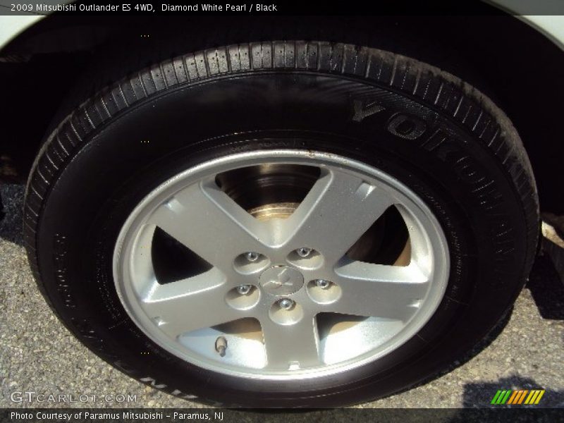 Diamond White Pearl / Black 2009 Mitsubishi Outlander ES 4WD