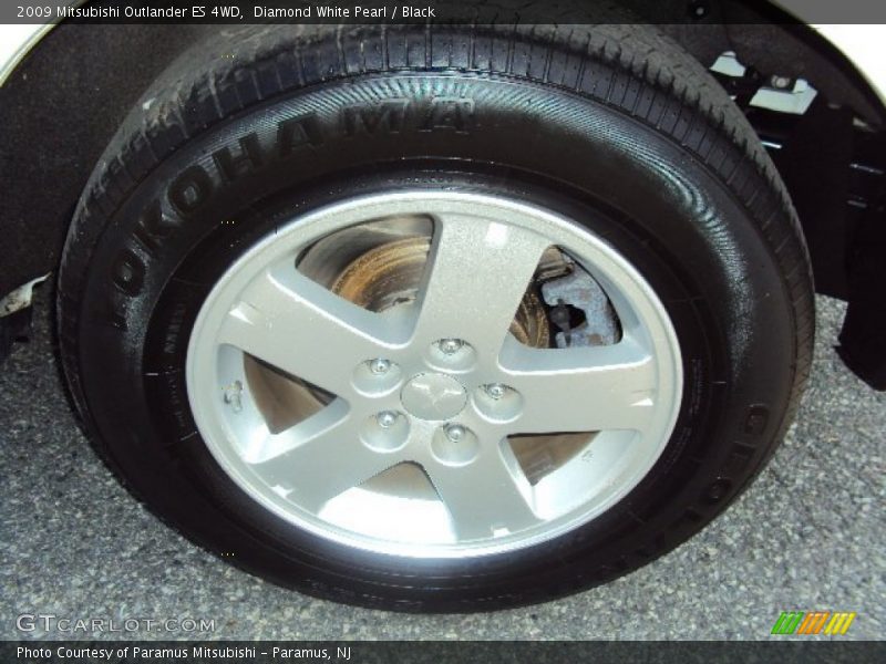 Diamond White Pearl / Black 2009 Mitsubishi Outlander ES 4WD
