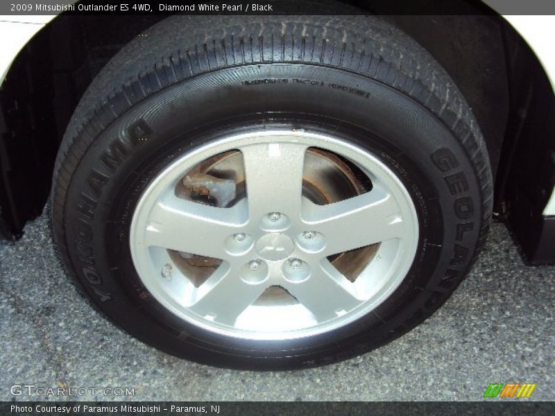 Diamond White Pearl / Black 2009 Mitsubishi Outlander ES 4WD