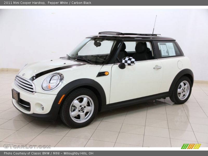 Pepper White / Carbon Black 2011 Mini Cooper Hardtop