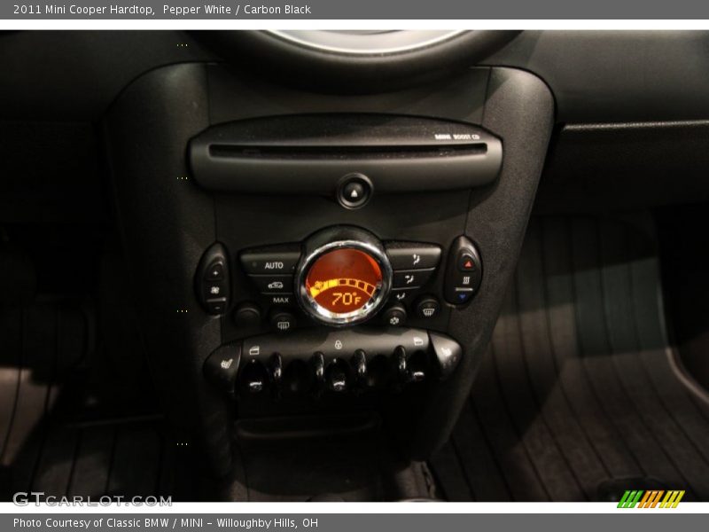 Pepper White / Carbon Black 2011 Mini Cooper Hardtop