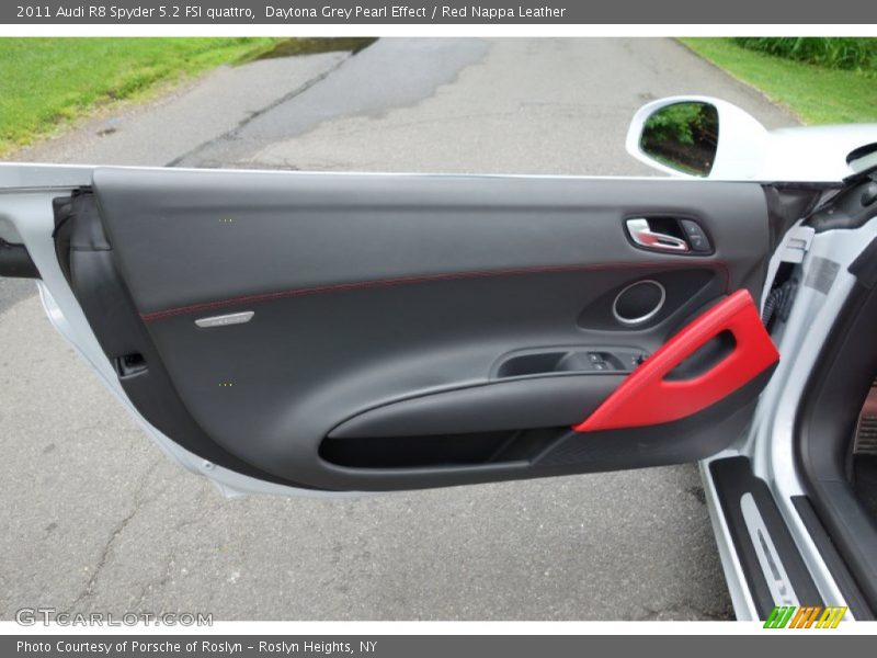 Daytona Grey Pearl Effect / Red Nappa Leather 2011 Audi R8 Spyder 5.2 FSI quattro