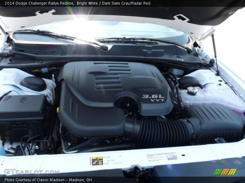 Bright White / Dark Slate Gray/Radar Red 2014 Dodge Challenger Rallye Redline