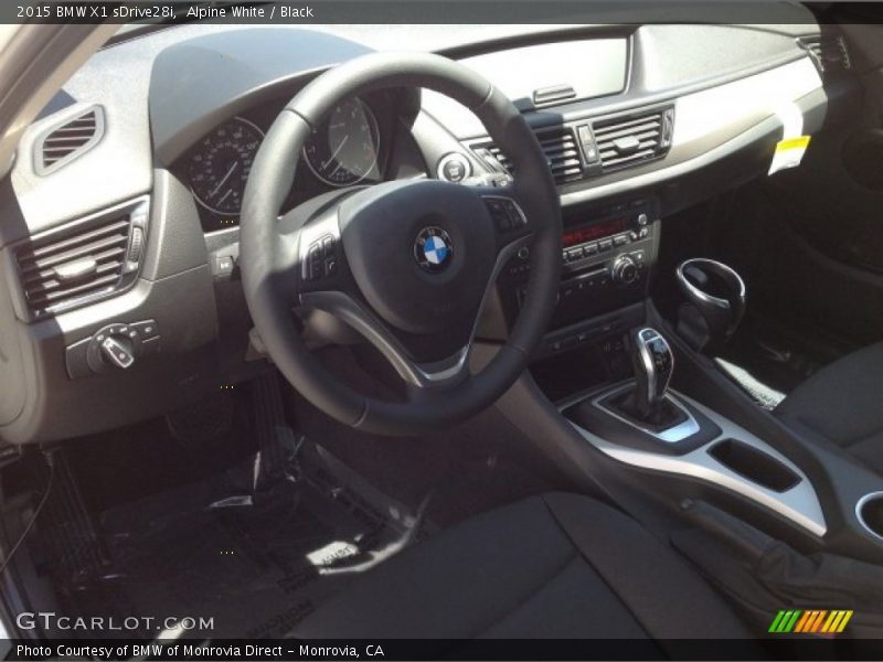 Alpine White / Black 2015 BMW X1 sDrive28i