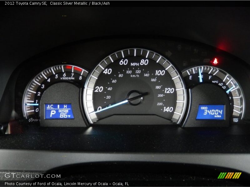 Classic Silver Metallic / Black/Ash 2012 Toyota Camry SE