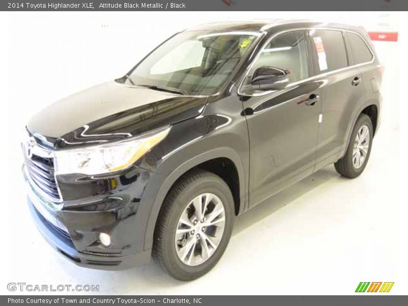 Attitude Black Metallic / Black 2014 Toyota Highlander XLE
