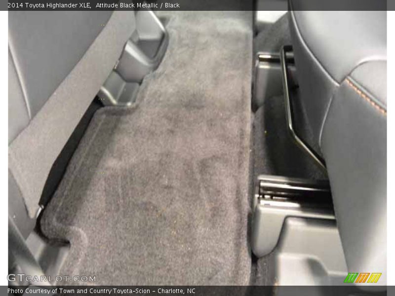 Attitude Black Metallic / Black 2014 Toyota Highlander XLE
