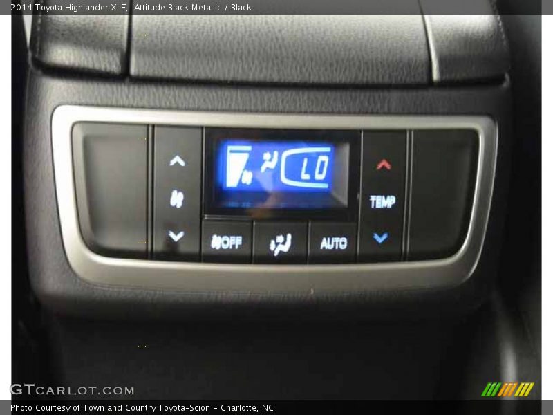 Attitude Black Metallic / Black 2014 Toyota Highlander XLE