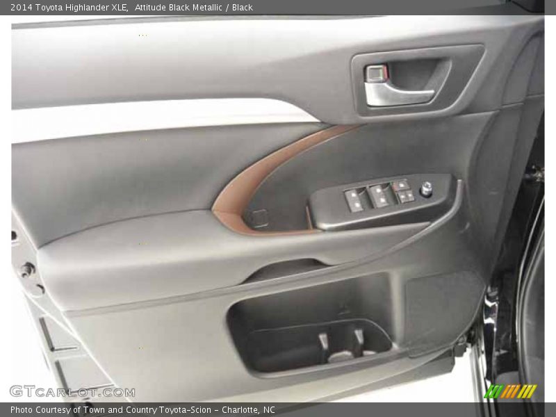 Attitude Black Metallic / Black 2014 Toyota Highlander XLE