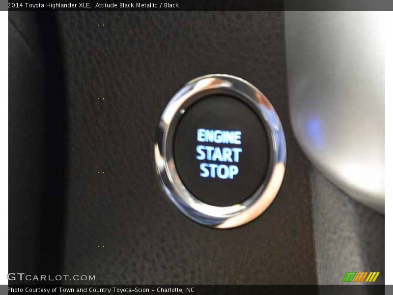 Attitude Black Metallic / Black 2014 Toyota Highlander XLE