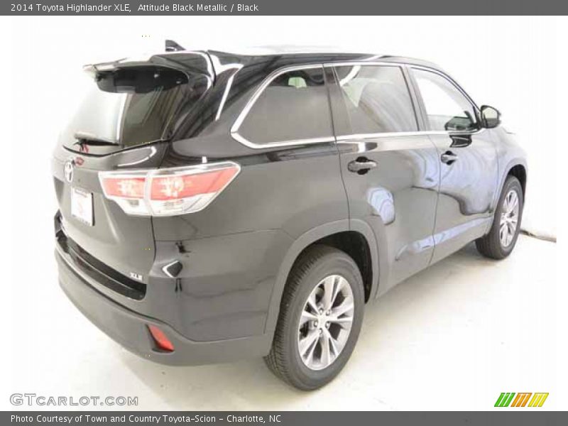 Attitude Black Metallic / Black 2014 Toyota Highlander XLE