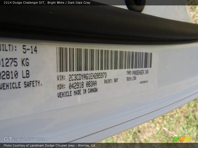 Bright White / Dark Slate Gray 2014 Dodge Challenger SXT
