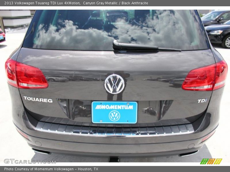 Canyon Gray Metallic / Black Anthracite 2013 Volkswagen Touareg TDI Lux 4XMotion