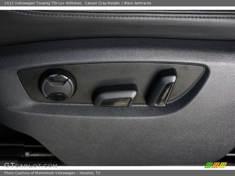 Canyon Gray Metallic / Black Anthracite 2013 Volkswagen Touareg TDI Lux 4XMotion