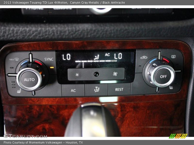 Canyon Gray Metallic / Black Anthracite 2013 Volkswagen Touareg TDI Lux 4XMotion