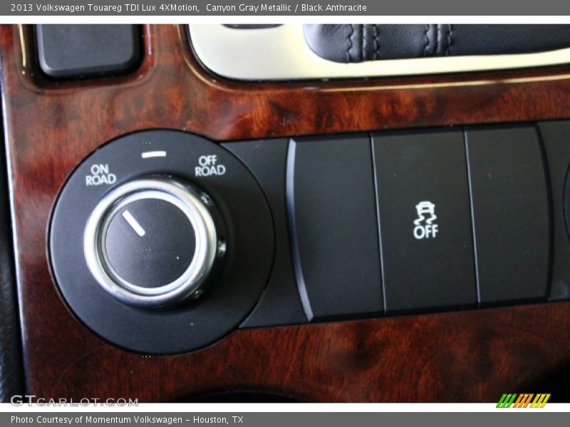 Canyon Gray Metallic / Black Anthracite 2013 Volkswagen Touareg TDI Lux 4XMotion