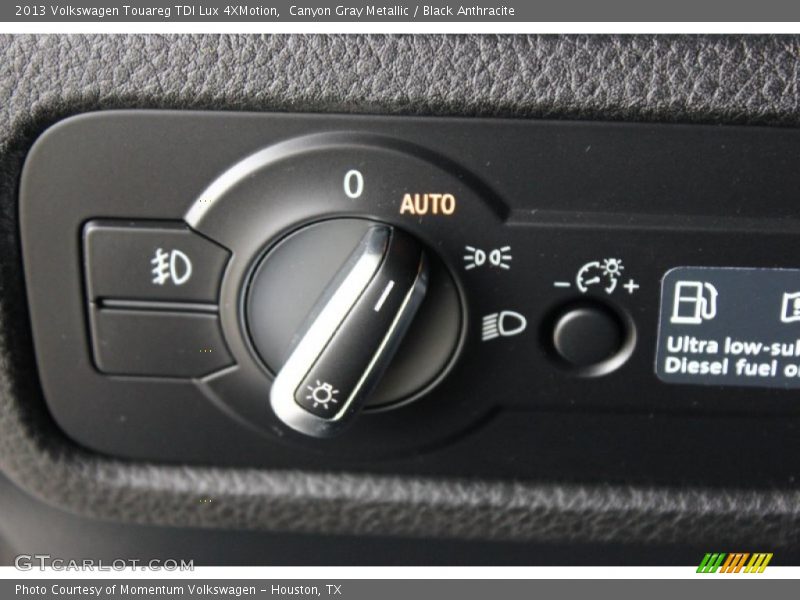 Canyon Gray Metallic / Black Anthracite 2013 Volkswagen Touareg TDI Lux 4XMotion