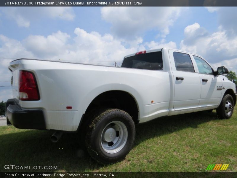 Bright White / Black/Diesel Gray 2014 Ram 3500 Tradesman Crew Cab Dually