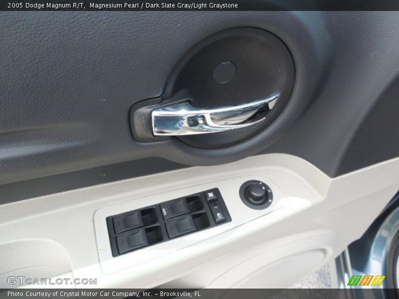 Magnesium Pearl / Dark Slate Gray/Light Graystone 2005 Dodge Magnum R/T