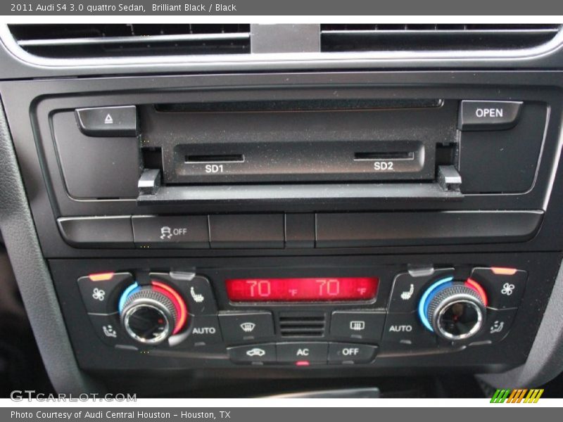 Controls of 2011 S4 3.0 quattro Sedan