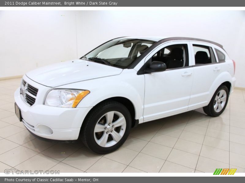 Bright White / Dark Slate Gray 2011 Dodge Caliber Mainstreet
