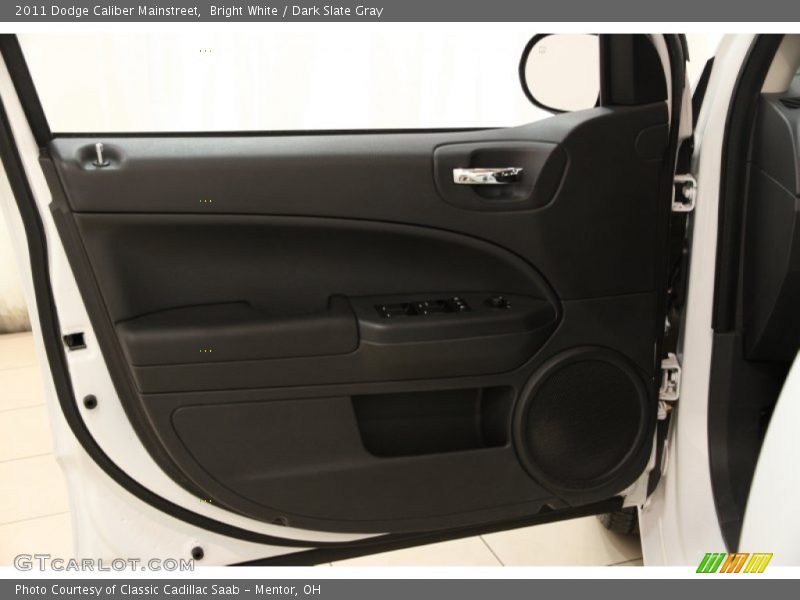 Bright White / Dark Slate Gray 2011 Dodge Caliber Mainstreet