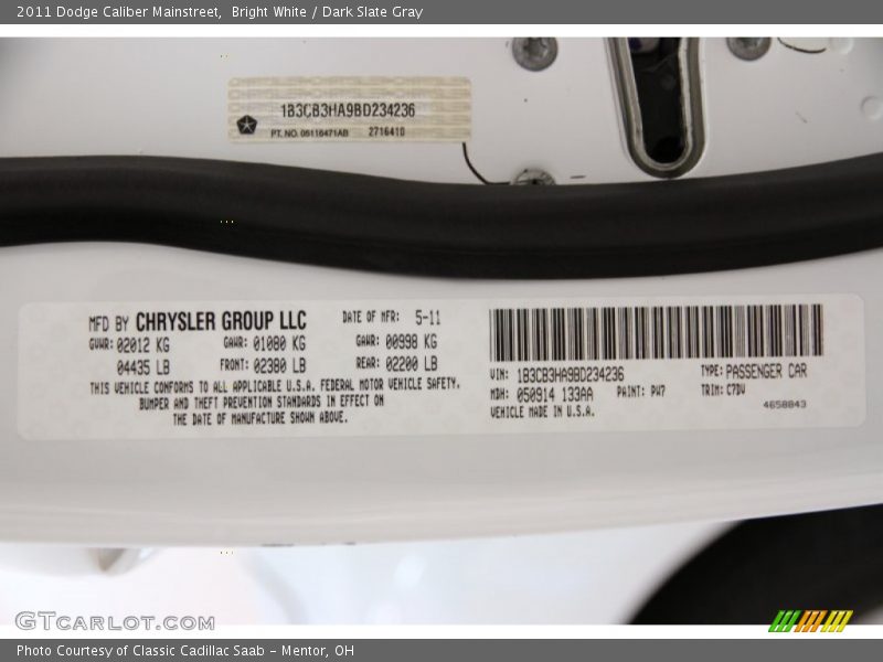 Bright White / Dark Slate Gray 2011 Dodge Caliber Mainstreet