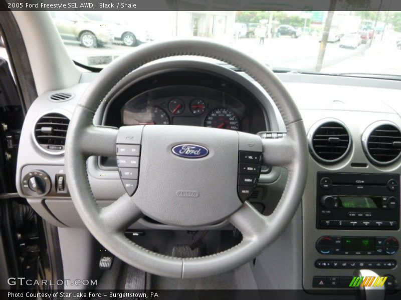  2005 Freestyle SEL AWD Steering Wheel