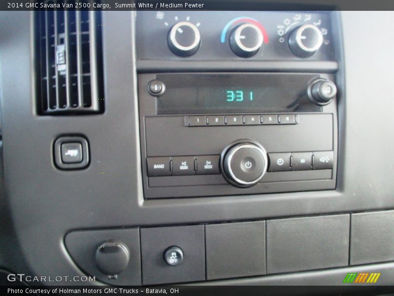 Controls of 2014 Savana Van 2500 Cargo