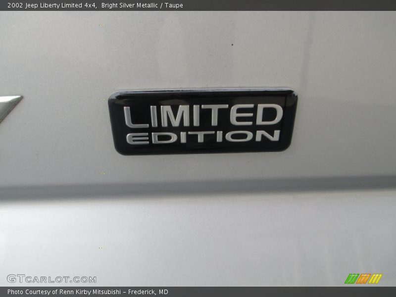 Bright Silver Metallic / Taupe 2002 Jeep Liberty Limited 4x4