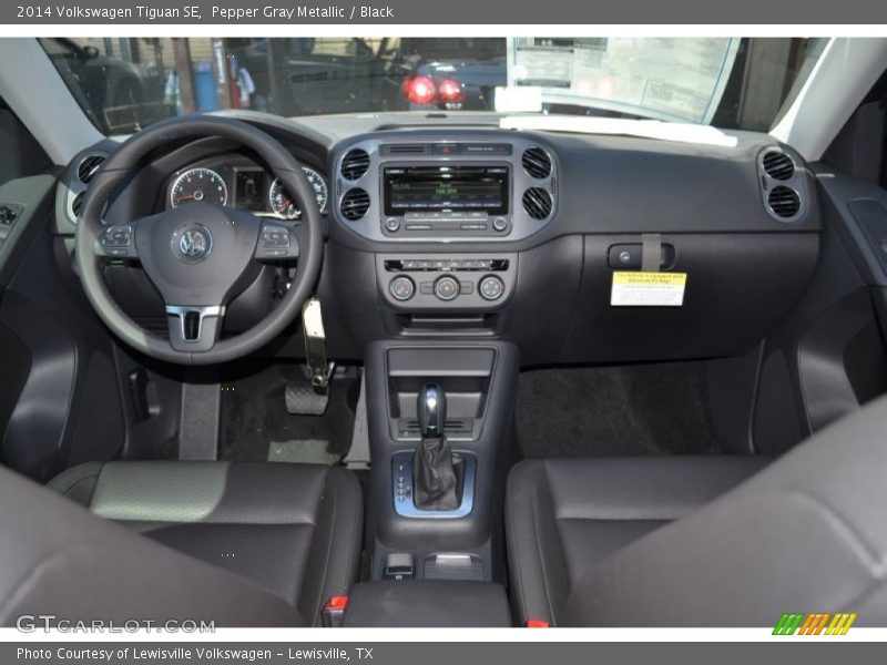 Pepper Gray Metallic / Black 2014 Volkswagen Tiguan SE