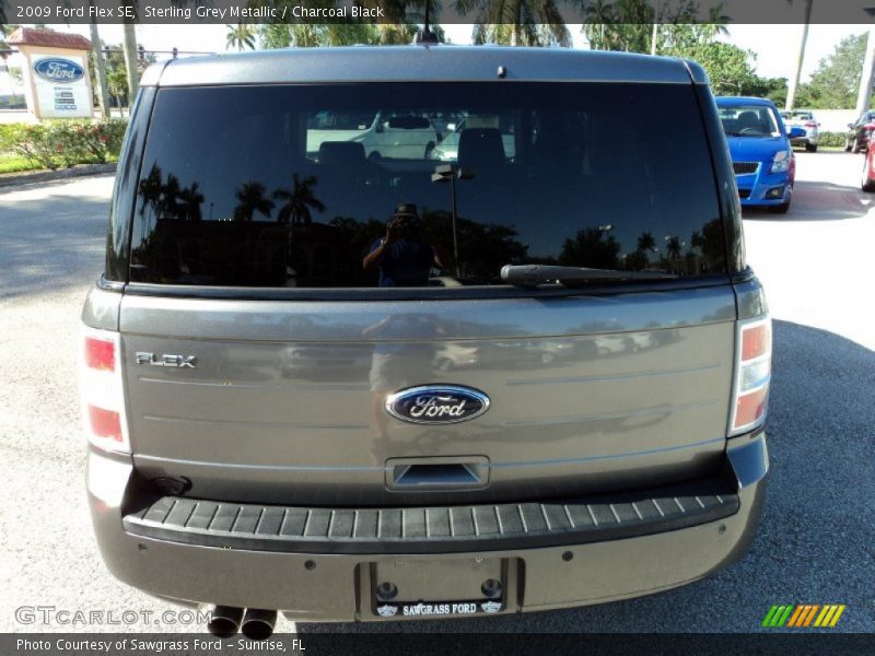 Sterling Grey Metallic / Charcoal Black 2009 Ford Flex SE