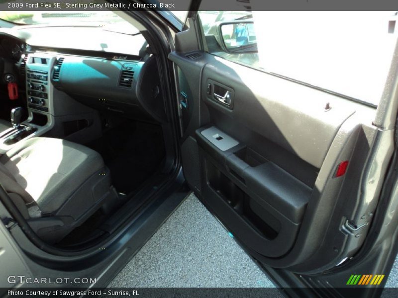 Sterling Grey Metallic / Charcoal Black 2009 Ford Flex SE