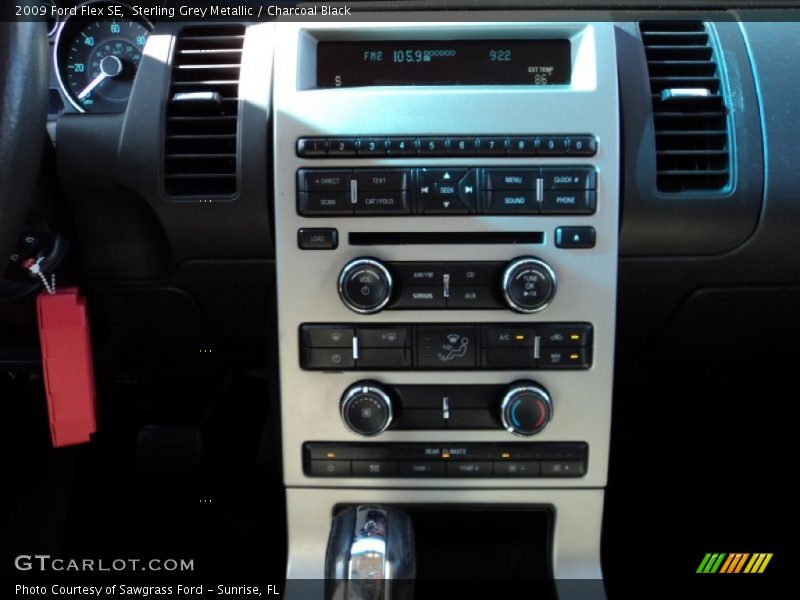 Sterling Grey Metallic / Charcoal Black 2009 Ford Flex SE